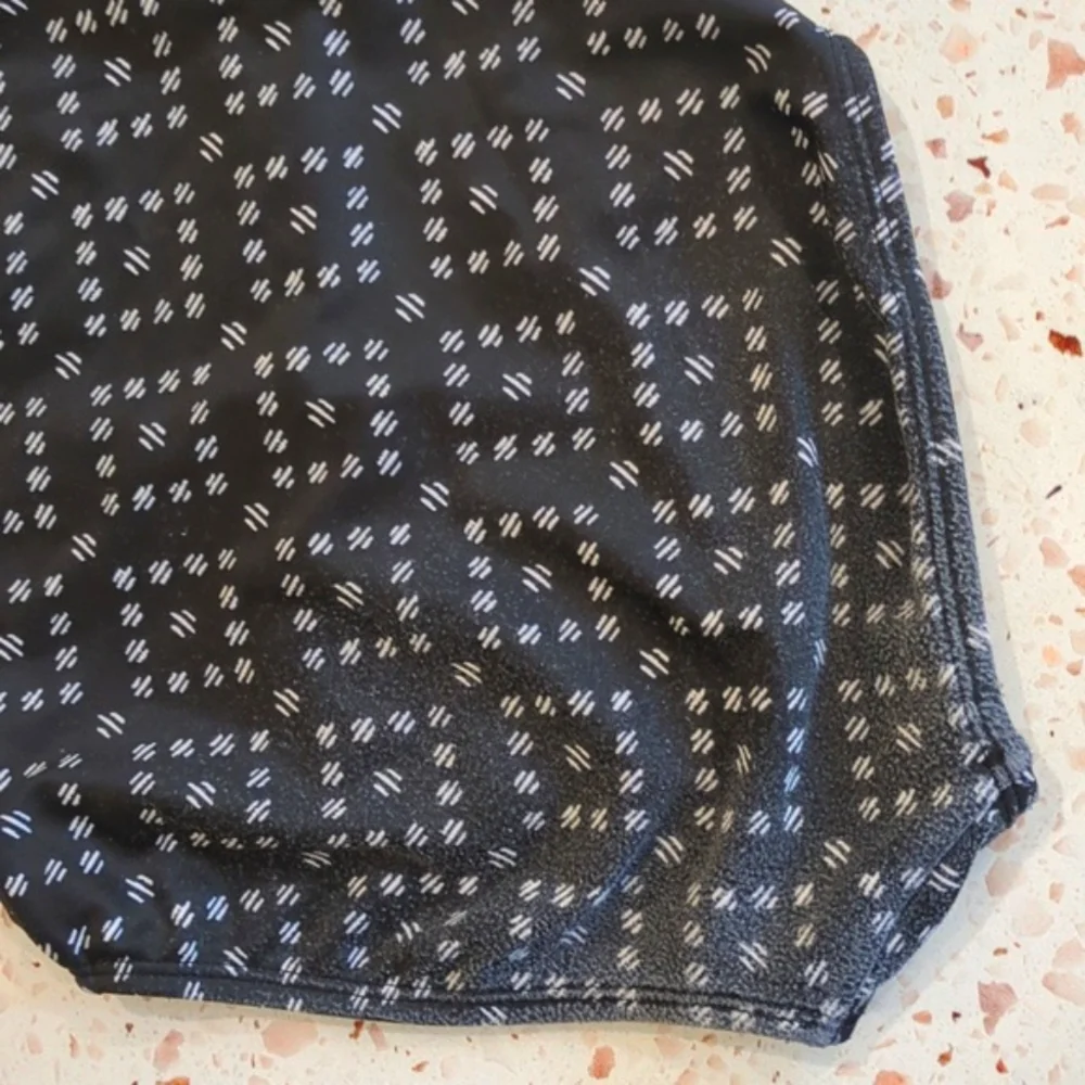 Old Navy black white